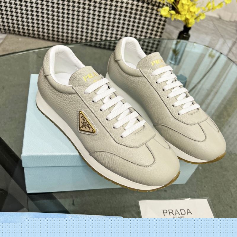 Pra*a casual shoes